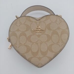 Coach Heart-Shaped Crossbody In Signture Canvas Light Brown/ White